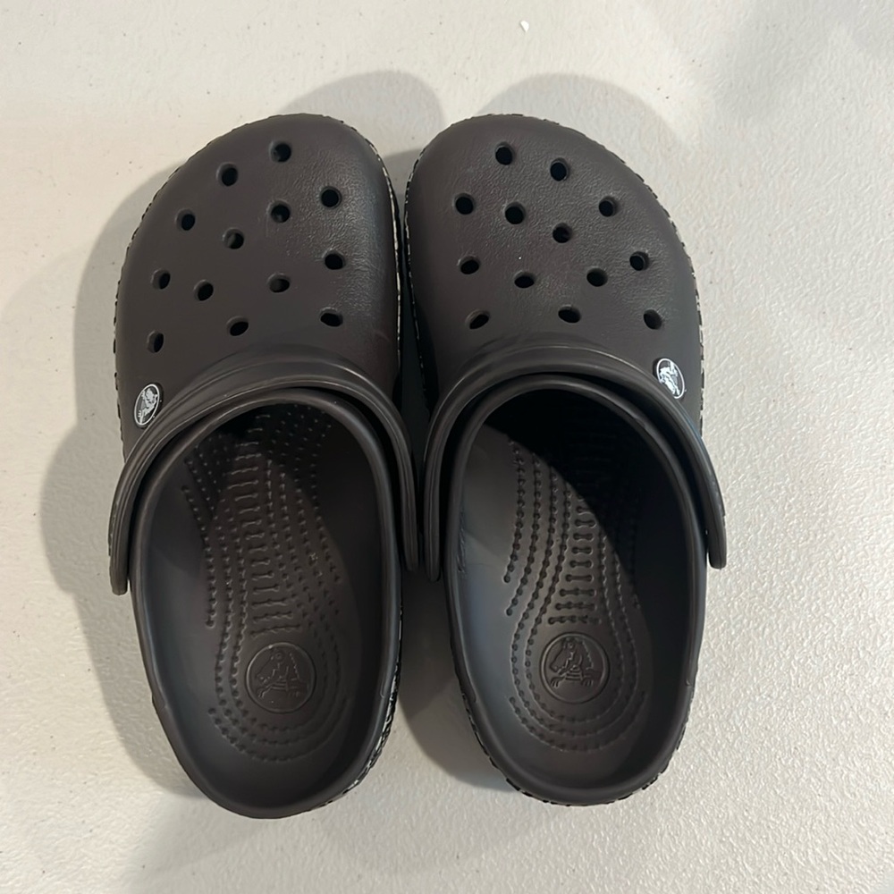 Crocs Dark Brown Cheetah Size 7